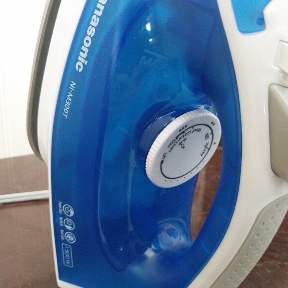 Panasonic 1500W Advanced Titanium Coated Sole Plate Vertical Steam/Dry Iron - Picture 7 of 15